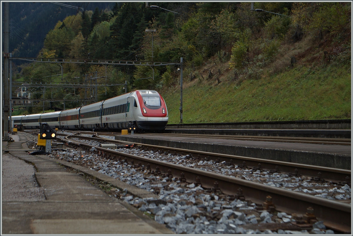 A SBB ICN in Wassen.
10.10.2014