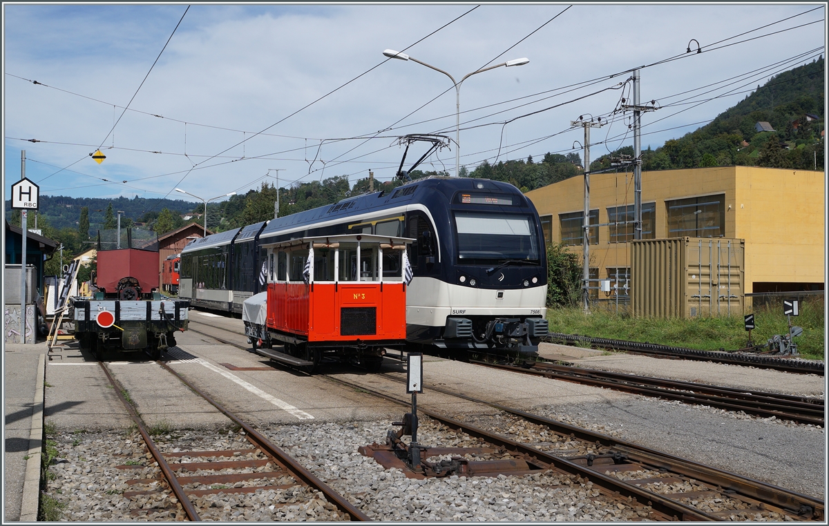 Autour de la voie ferrée / Around the iron railway (autumn event 2024) -  Le Biniou  is the name of a Breton bagpipe, in the broadest sense comparable to a Scottish bagpipe, the name of the Blonay-Chamby Dm 2/2 N° 3. The trolley comes from Reseau Breton and, thanks to its small external dimensions, was just taken along and taken to the Blonay -Chamby railway transported. Now  Le Biniou  is Blonay and is giving itself (and especially the Le Biniou team) a little break.

Sept. 7, 2024