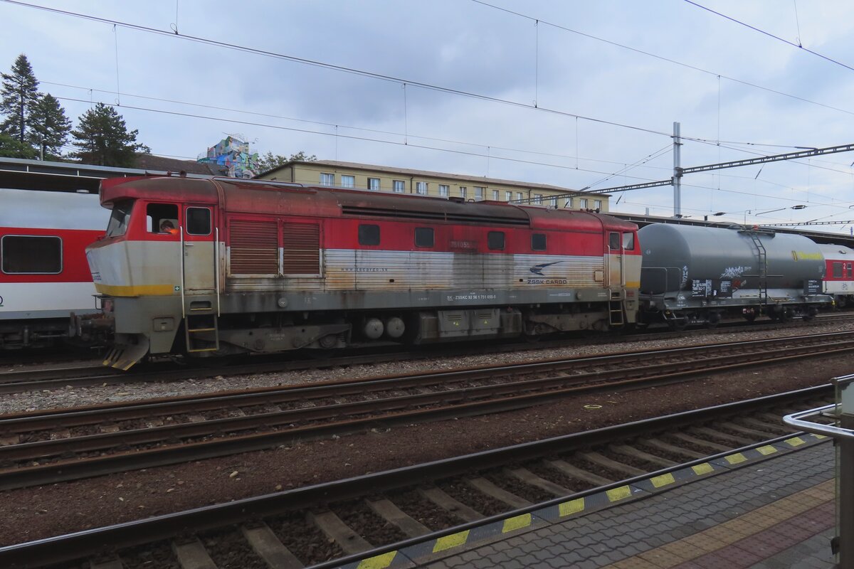 Bardotka 751 055 stands with one tank wagon in Bratislava hl.st. on 17 September 2024.