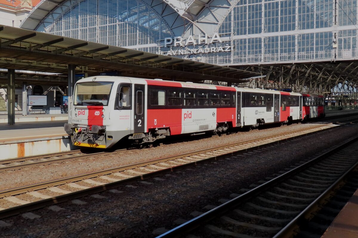 CD 814 248 has received the pid colours of the Prague integral traffic system and stands in Praha hl.n. on 20 September 2024.