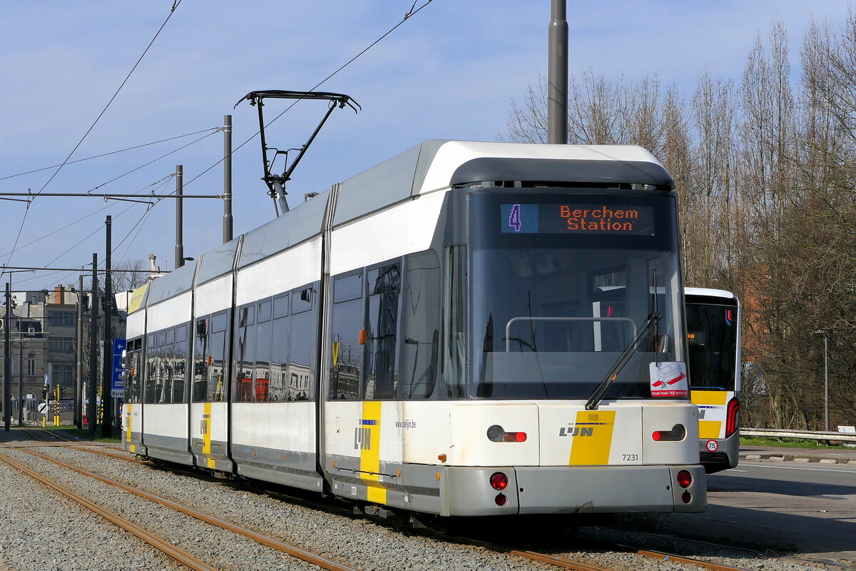 De Lijn 7231 Siemens MGT6-1-1 build in 2001.
Line 4 Zwaantjes.
Location: Borsbeeksebrug.
09-03-2025