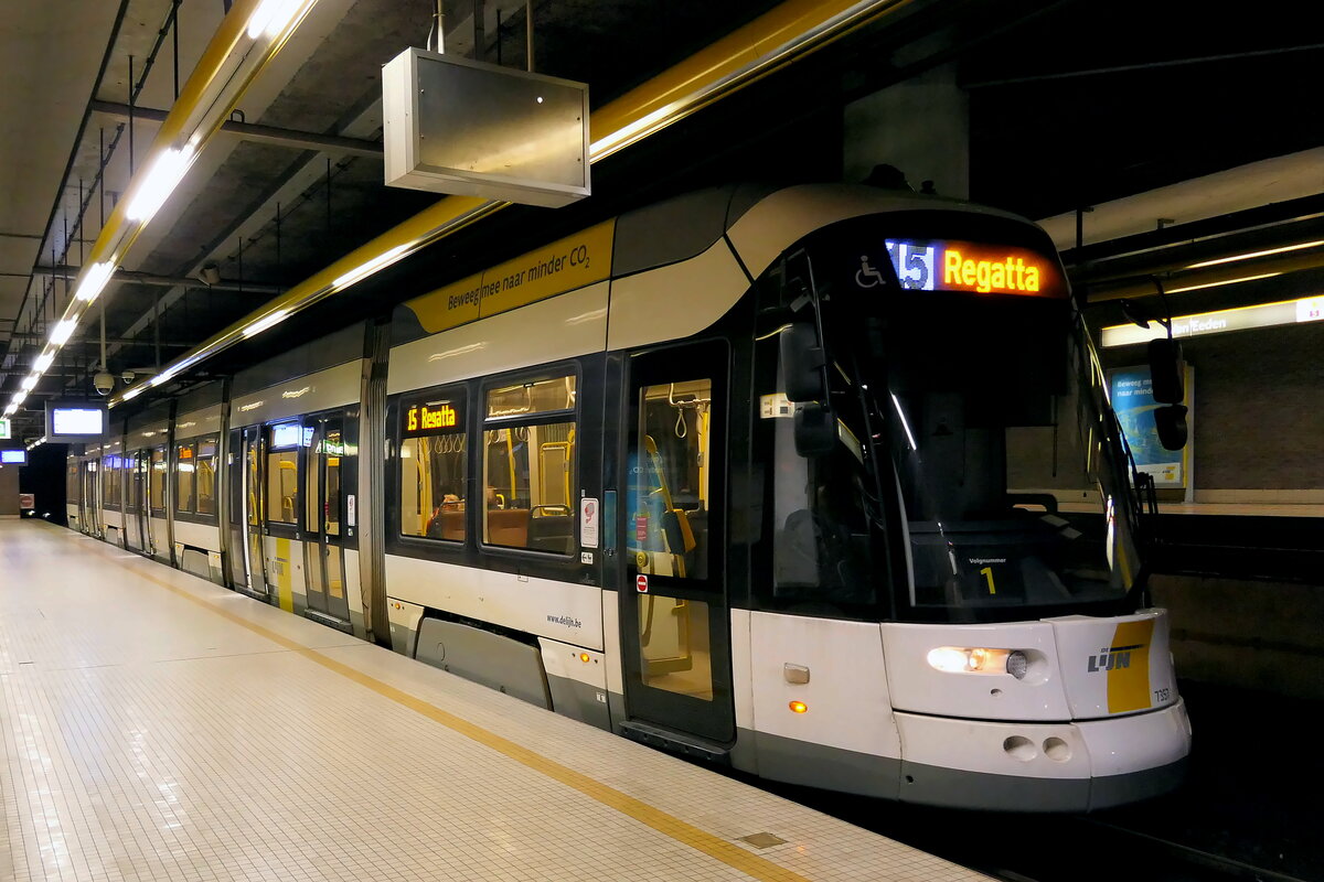 De Lijn 7357 Bombardier Flexity 2 XL (43m) build in 2018.
Line 15 Regatta
Location: metro station Van Eeden.
27-02-2025