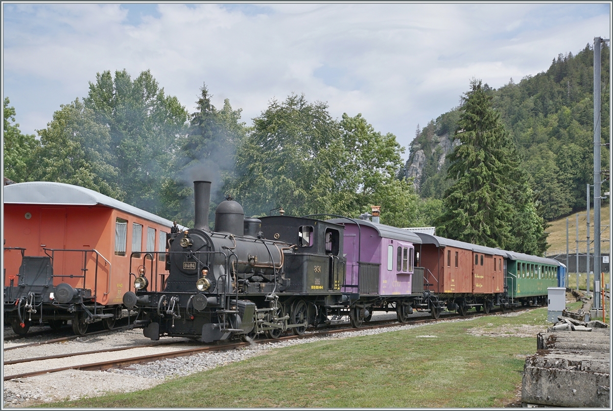 In the freely accessible CTVJ museum grounds, the E 3/3 8494  Tigerli  (UIC 90 85 0008 494-6) and its train have been prepared for the afternoon journey to Le Brassus since early in the morning.

July 23, 2023