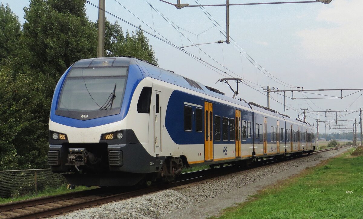 NS 2524 passes through Niftrik on 26 September 2021.