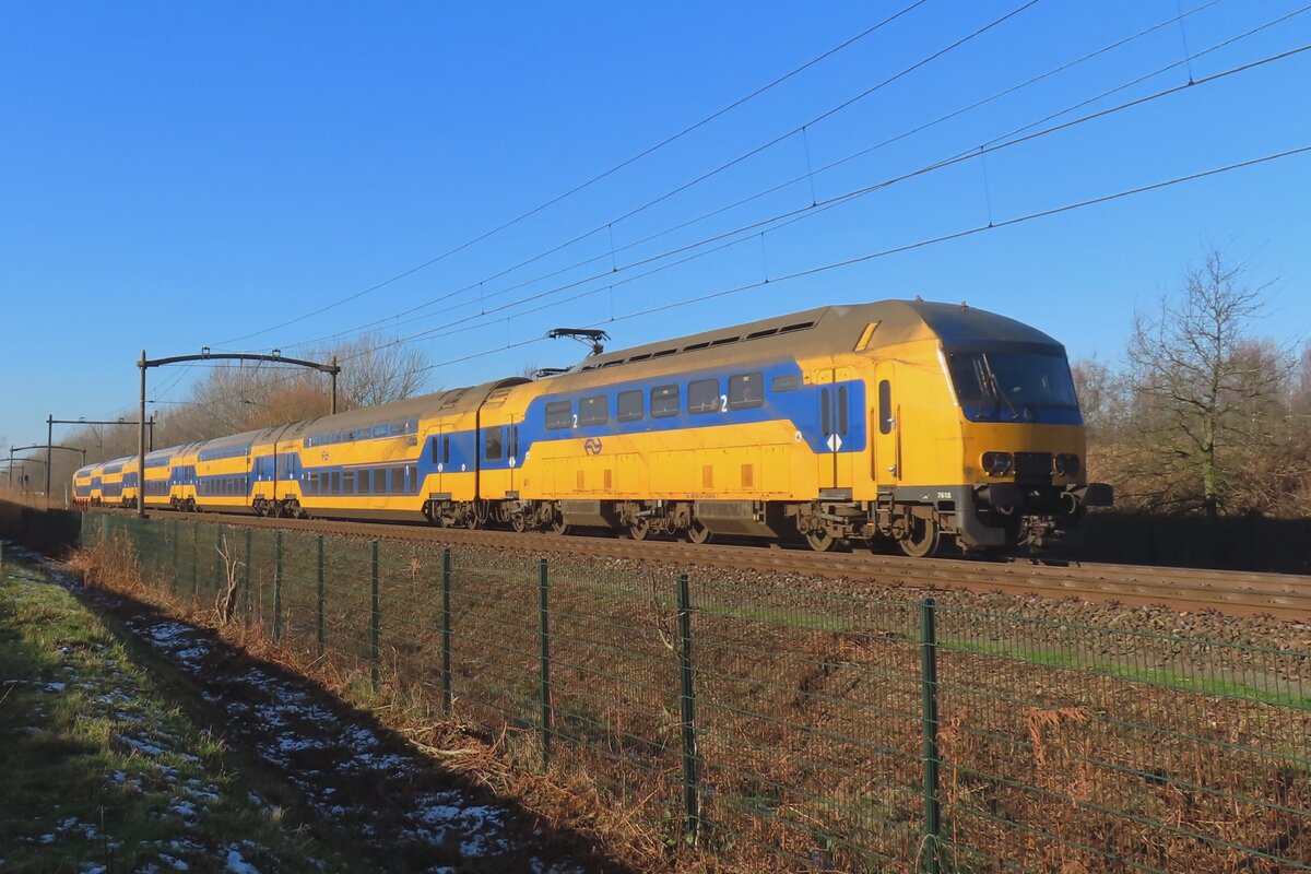 NS 7618 speeds through Tilburg-Reeshof on 10 January 2025.