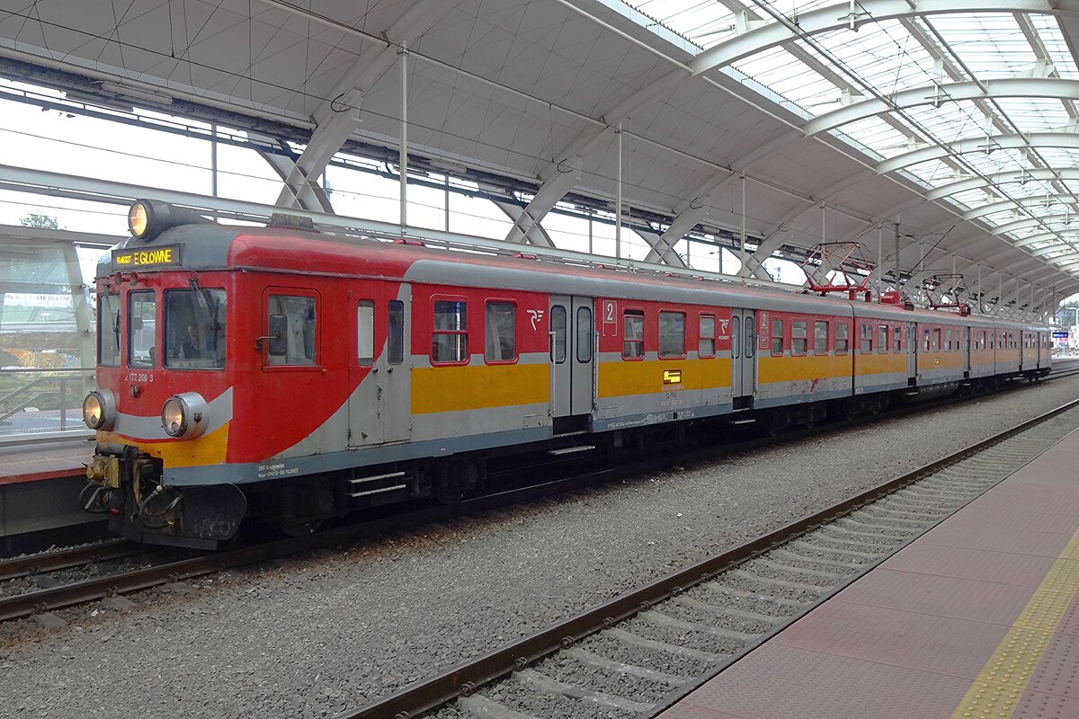 Old train but new paint job: EN57-14234 stands on 24 August 2021 at Gliwice.