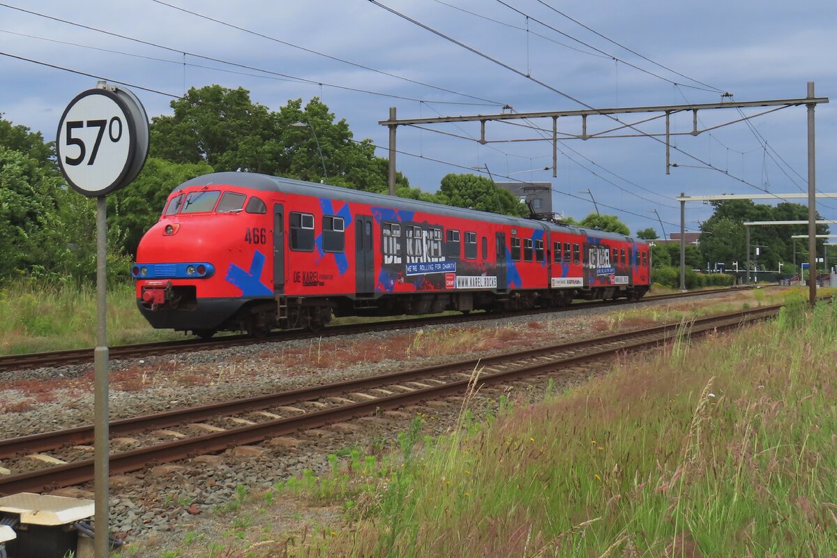 On 15 June 2024 De Karel 466 speeds through Wijchen. 