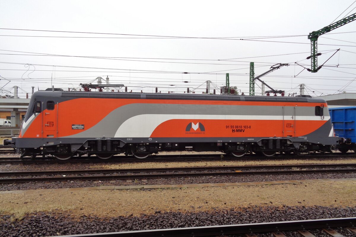 On 21 September 2017 MMV 610 103 stands in Budapest-Kelenföld.
 