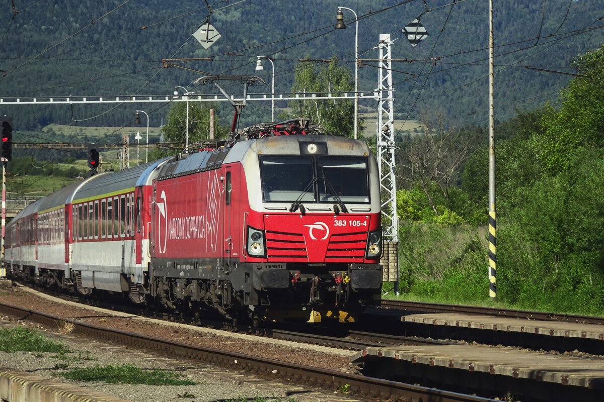 On 22 June 2022 ZSSK 383 105 speeds with her Bratislava bound IC service through Spisske Vlachy. 