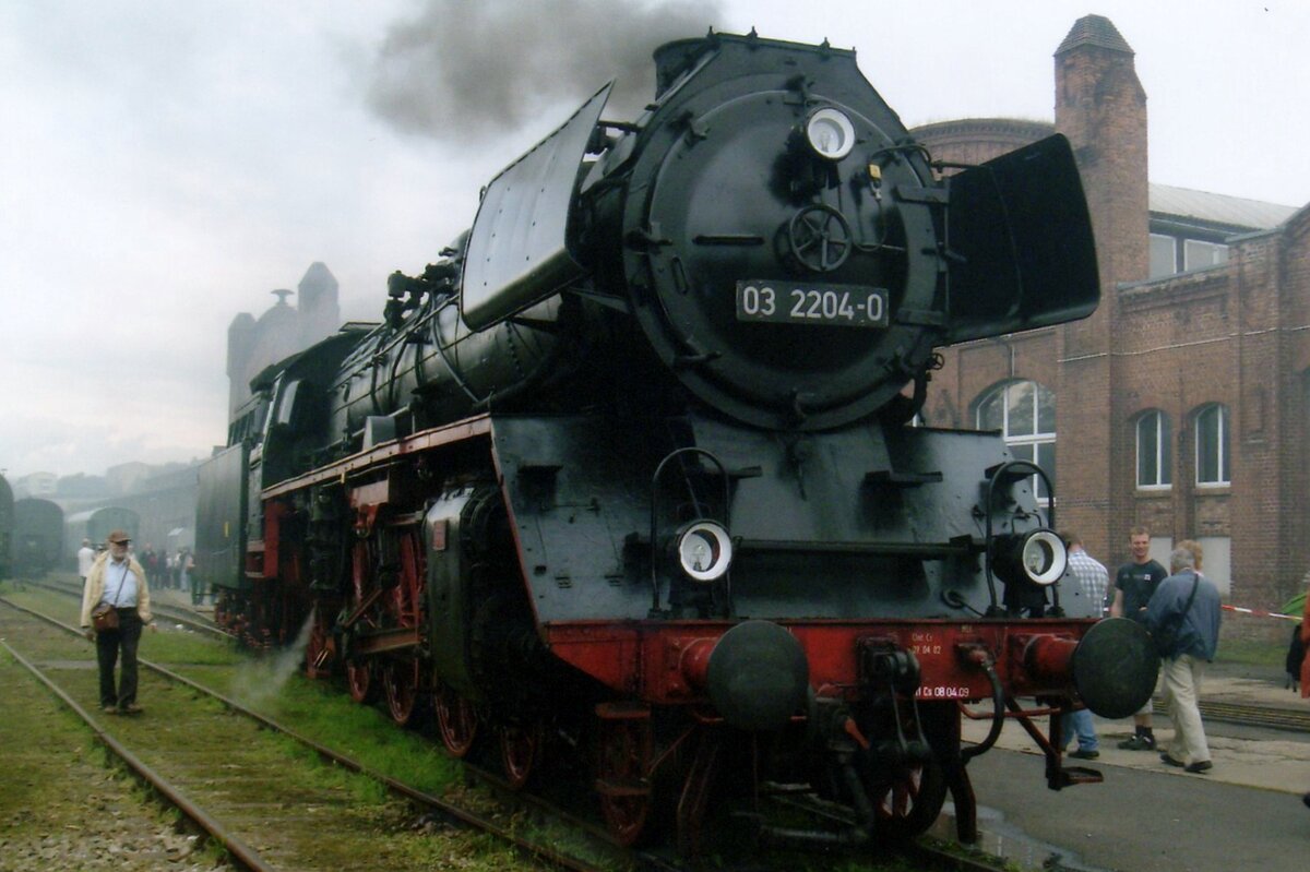 On 3 September 2005 Pacific 03 2204 catches the rain at the Bw Meiningen during the annually held Open Weekend in Europe's best steam loco work shop