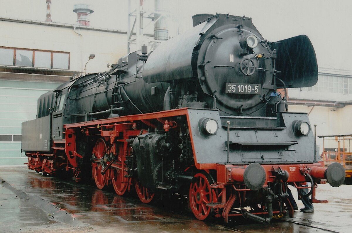 On 3 September 2007 ex-DR 35 1097 stands in the steam work shops at Meiningen.