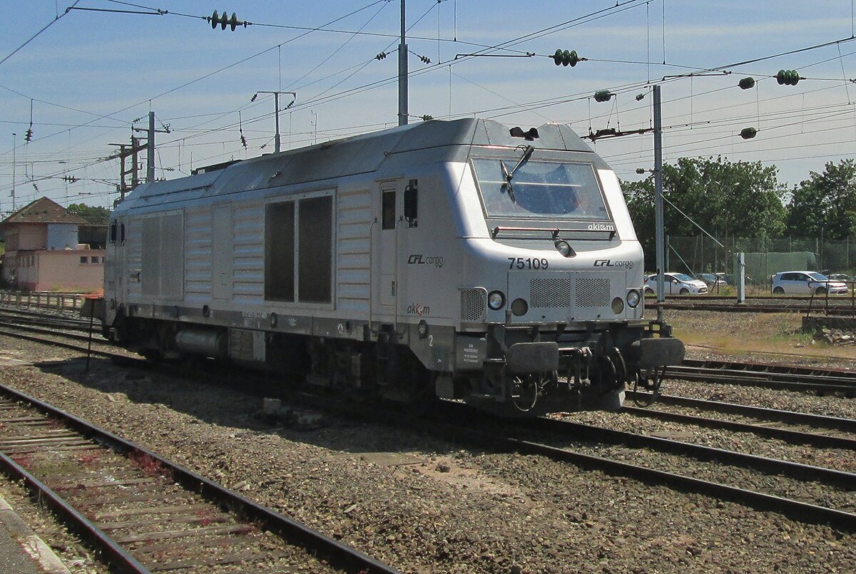 On 8 June 2015 Akiem/CFL Cargo 75109 enjoys the Sun at Thionville.