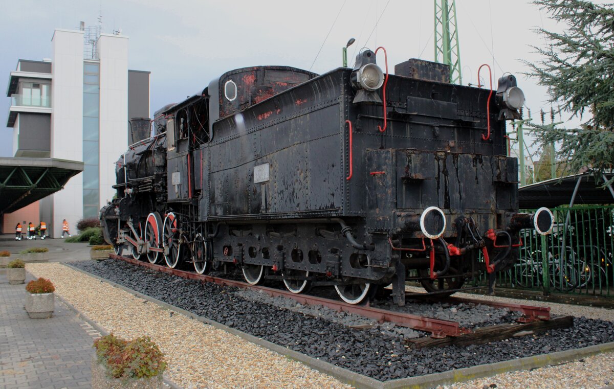 Plinthed GySEV steamer 324-1518 was caught on camera on a grey an drizzly morning of 16 September 2024 in Sopron.