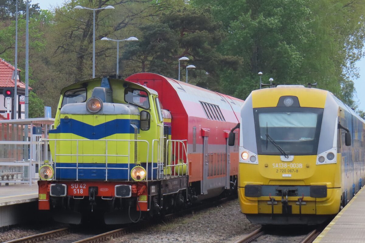 Retro-liveried SU42-518 stands in Hel on 5 May 2024.