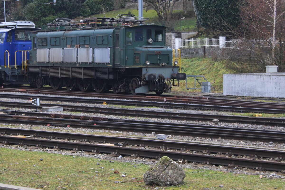 SBB 10950 stands at the station of Payerne on 31 December 2024.