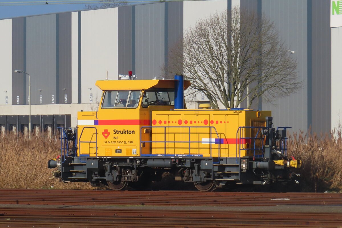 Strukton 2282 706 stands aside at Roosendaal on 4 March 2025.