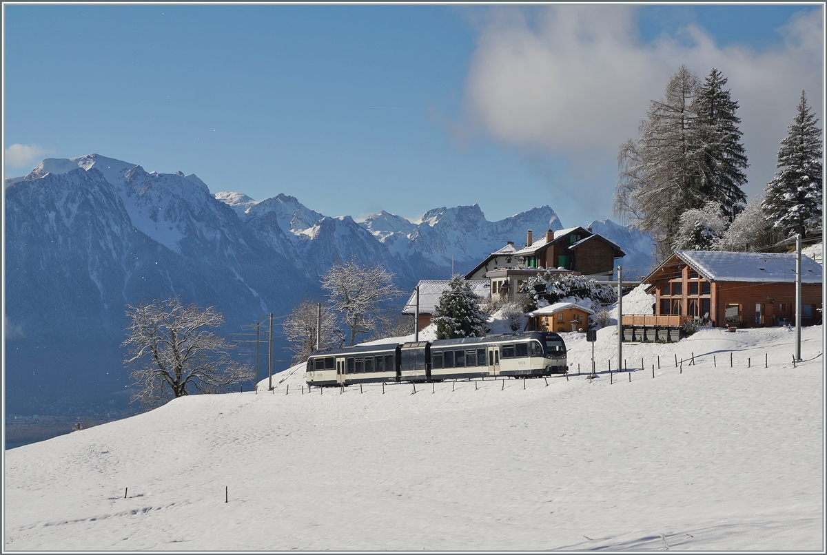 The CEV MVR ABeh 2/6 7507 is traveling as a regional train R 34 from Montreux to Les Avants and was photographed shortly before arriving in Les Avants.

Jan 3, 2025