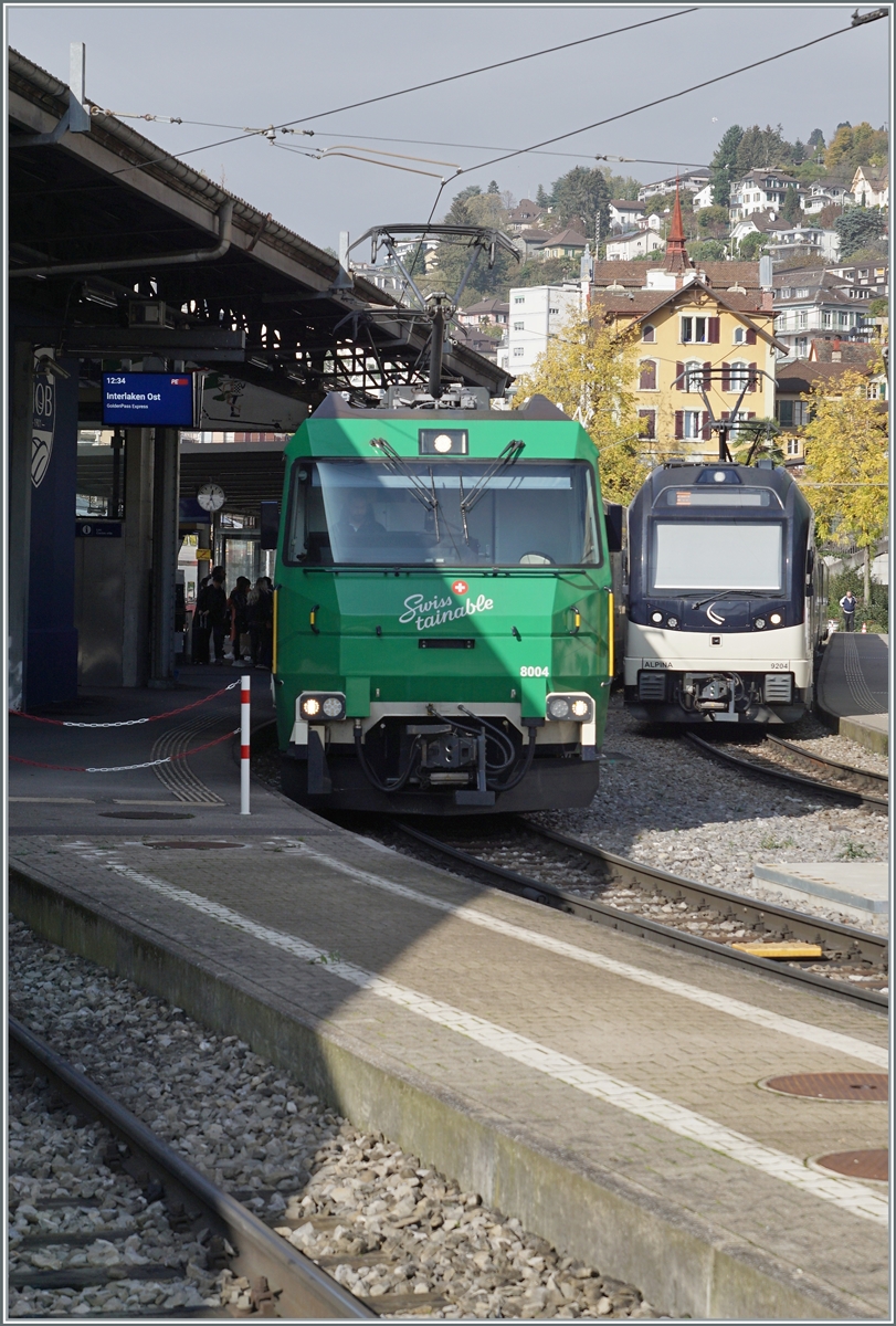 The Ge 4/4 8004 appears in a new  Swiss tainable  advertising dress. The Ge 4/4 8004 is waiting in Montreux with its GoldenPass Express GPX 4074 to depart for Interlaken Ost. 
October 30, 2024