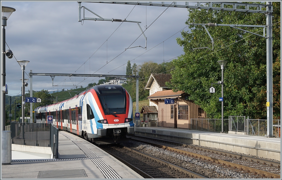 The SBB LEX RABe 522 220 is on the way to La Plaine as the Léman Express RL5. The train was photographed stopping in Russin. 

August 26, 2024