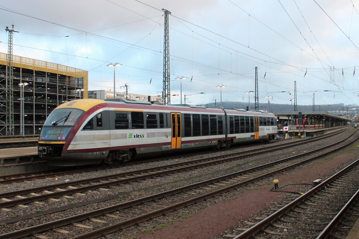 VLEXX 642 372/827 stands at Saarbrücken and still wears the VVO colours that were deployed east of Dresden in the vicinity of Pirna.