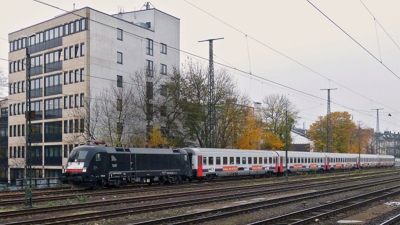 Mrce Es 64 U2 030 With Hkx Hamburg Koln Express Taken Out Of A Running Train Near Cologne Main Station On November th 14 Rail Pictures Com