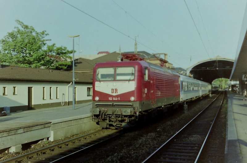 Dr 112 144 1 With An Ir In Bonn Mai 1994 Rail Pictures Com