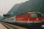 Old school: on a freezing 4 June 2003 (inded the Mercury decided not to show up above the 0 Centigrades...) ÖBB 1044 207 -in new colours, yet with the old 'S' shaped emblem, has arrived at Brennero with an FS EuroCity. This service is now RailJet and Class 1044 have been modernised into Class 1144. 