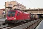 In twilight's  last gleaming, ÖBB 1116 030 hauls an intermodal service through Passau on 29 December 2016.