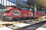 RailJet ÖBB/ÖFB 11161 225 calls at Wien Hbf on 31 December 2016.