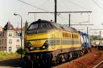 On 15 May 2002 NMBS 5110 hauls an intermodal train trhough Antwerpen Dam.