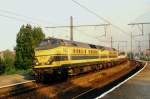 Scanned picture of 5142 passing through Antwerpen Dam, 15 May 2002.