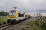 Rain and 1322 hauling a container train were both presented in Antwerpen-Luchtbal on 12 August 2017.
