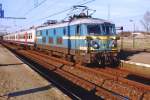 NMBS 2352 with peak hour train at Antwerpen Noorderdokken on 13 March 2011.