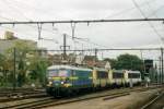 Scanned picture of 2318 with trhee Reeks 13 at Gent St.Pieters on 17 September 2004.