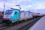 CoBRa 2807 passes slowly 's Hertogenbosch Centraal on 24 May 2013.