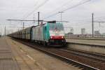 Green and grey: on a grey 21 May 2014 CoBRa 2825 hauls a coal train through Antwerpen-Luchtbal.