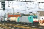 CoBRa 2807 hauls an intermodal train through Antwerpen-Berchem on 9 September 2009.