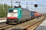 CoBRa 2823 hauls an intermodal through Breda on 10 September 2016.