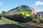 On the evening of 6 July 2024 CFV3V guest loco 5538 hauls a shuttle train out of Puurs toward Baasrode Noord.