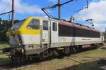 The only HLE27 to receive the actual NMBS colours is 2715, painted by volunteers of the PFT-TSP. On 17 August 2024 the loco naturally guards the Retrotrain museum at Saint-Ghislain.