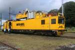 As a guest, Infrabel ES907 stands in the Retrotrain museum at Saint-Ghislain on 17 August 2024.