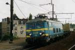 On 17 July 2000 NMBS 2514 passes through Antwerpen Dam.