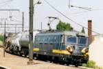 Scanned picture of NMBS 2551 at Antwerpen-Dam on 15 May 2001. This photo shows, how accidented this former station of Antwerpen-Dam actually was. 