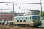 While on 10 June 2006 Germany and Ghana opened the World Championship Soccer, NMBS 2505 has better things to do, like hauling a freight through Antwerpen-Berchem and posing for the photographer.