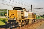 Light runner 7859 passes Antwerpen-Luchtbal on 13 April 2006.