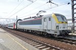 NMBS 1882 calls at Antwerpen-Berchem on 29 June 2016.