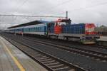 On a grey 25 September 2025 CD 714 014 shunts coaches at Cheb, adding an older one to the IC-service, formed of ComfortJet stock.