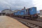 CDC 742 188 hauls a block rain through Praha hl.n. on Sunday 17 September 2017.