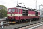 CD 371 003 awaits her next duty at Dresden Hbf on a grey 10 April 2014.