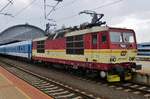 CD 371 005 stands in Praha hl.n. on 6 April 2017.